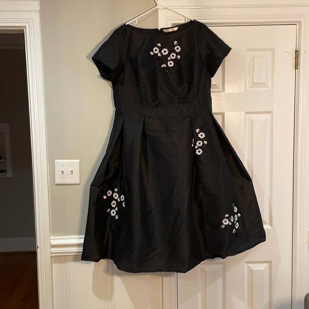 Never worn Eshakti Wayward Francies black dress.